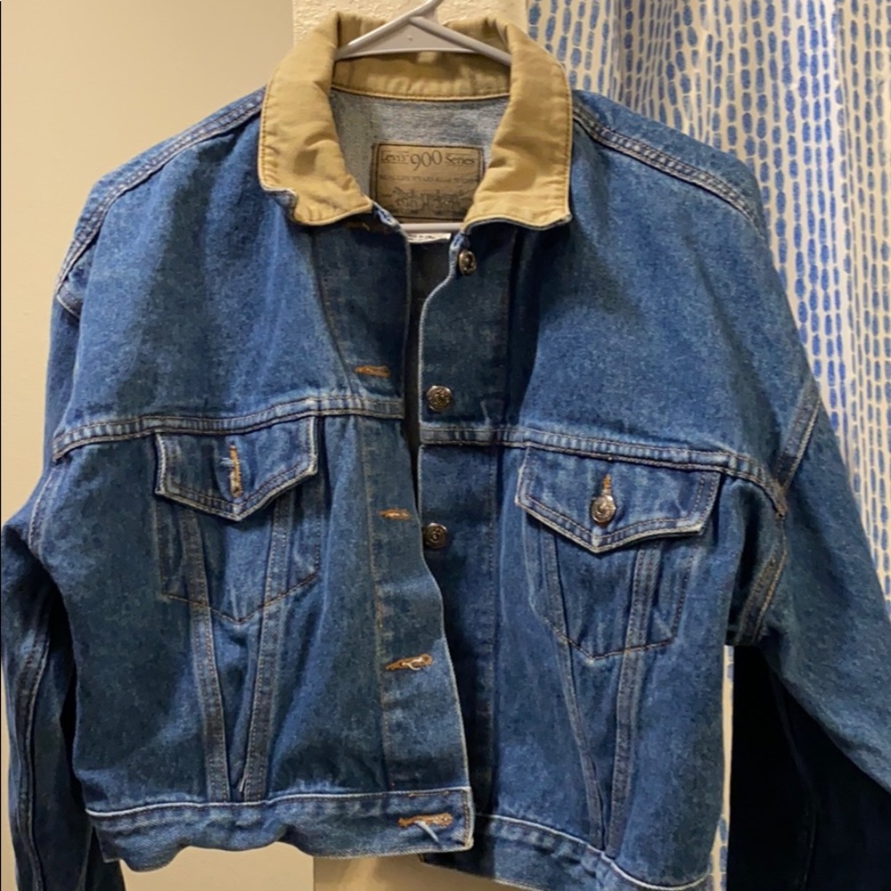 Levi’s Cropped Jean Jacket